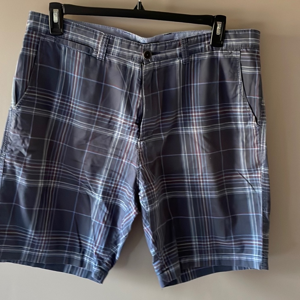 Men’s plaid shorts